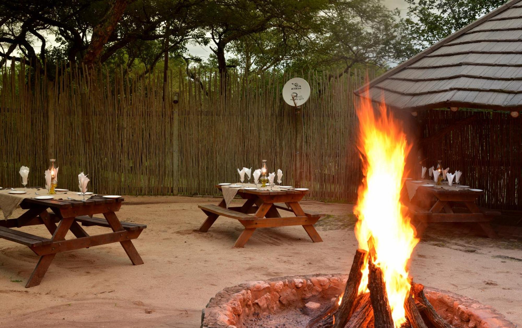 Ebundu Lodge White River Bagian luar foto